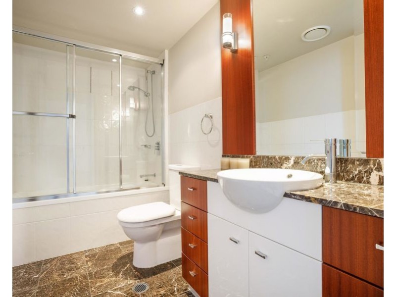 3372/23 Ferny Ave, Surfers Paradise QLD 4217