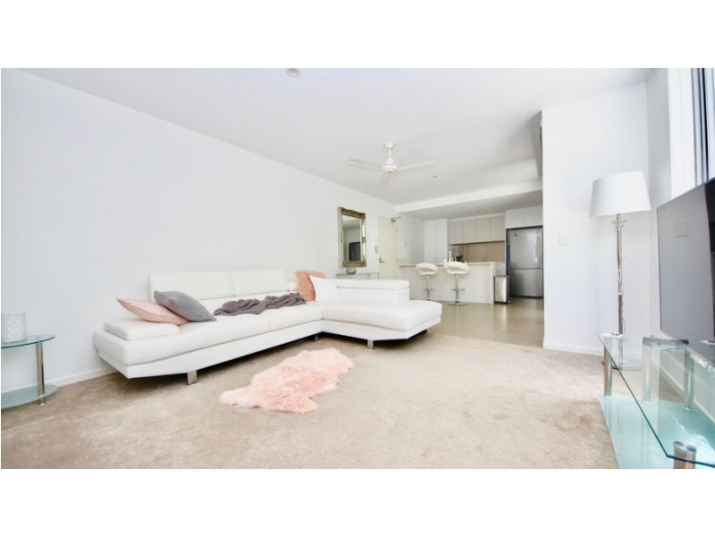 1102/6-8 Waterford Court, Bundall QLD 4217