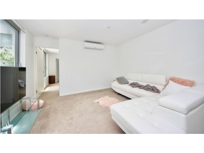 1102/6-8 Waterford Court, Bundall QLD 4217