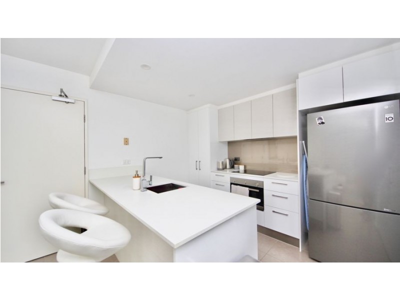 1102/6-8 Waterford Court, Bundall QLD 4217