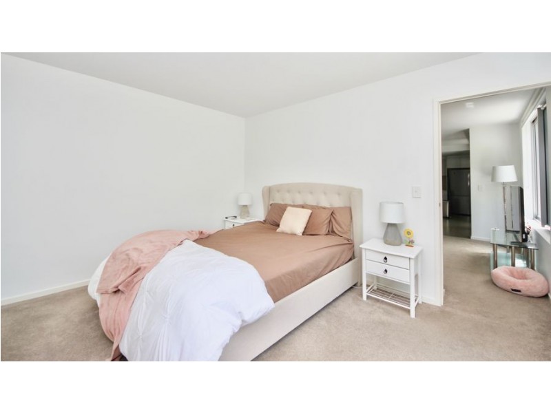 1102/6-8 Waterford Court, Bundall QLD 4217