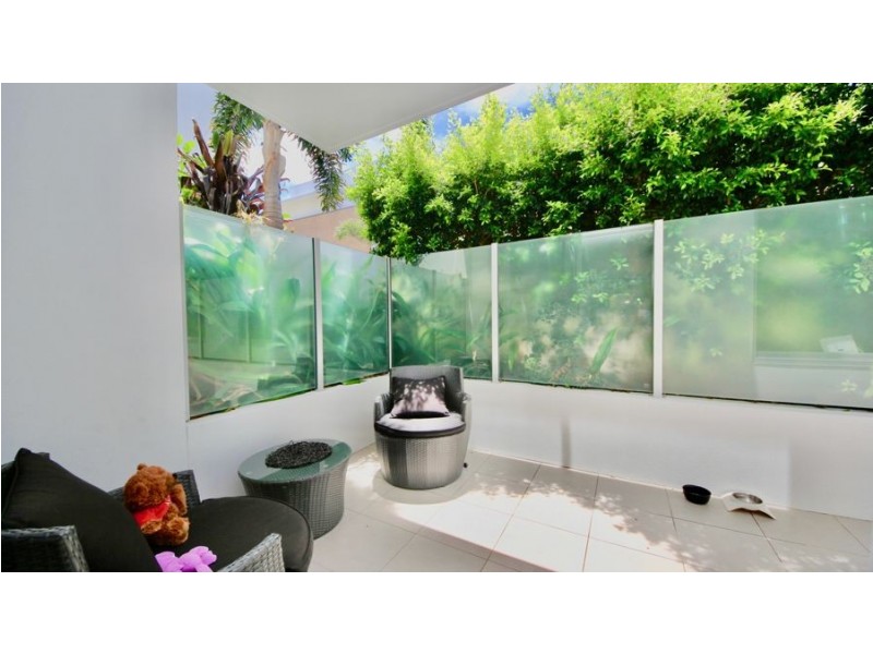 1102/6-8 Waterford Court, Bundall QLD 4217