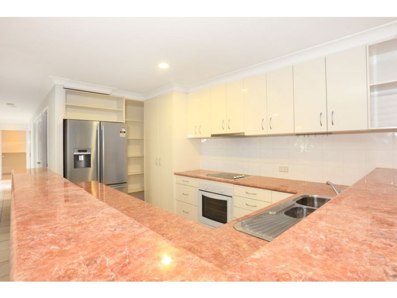 2/19 Tallebudgera Drive, Palm Beach QLD 4221