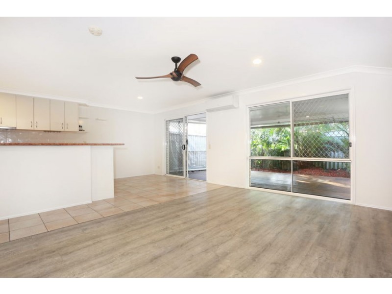 2/19 Tallebudgera Drive, Palm Beach QLD 4221