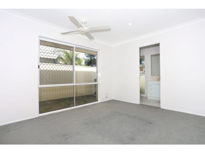 2/19 Tallebudgera Drive, Palm Beach QLD 4221