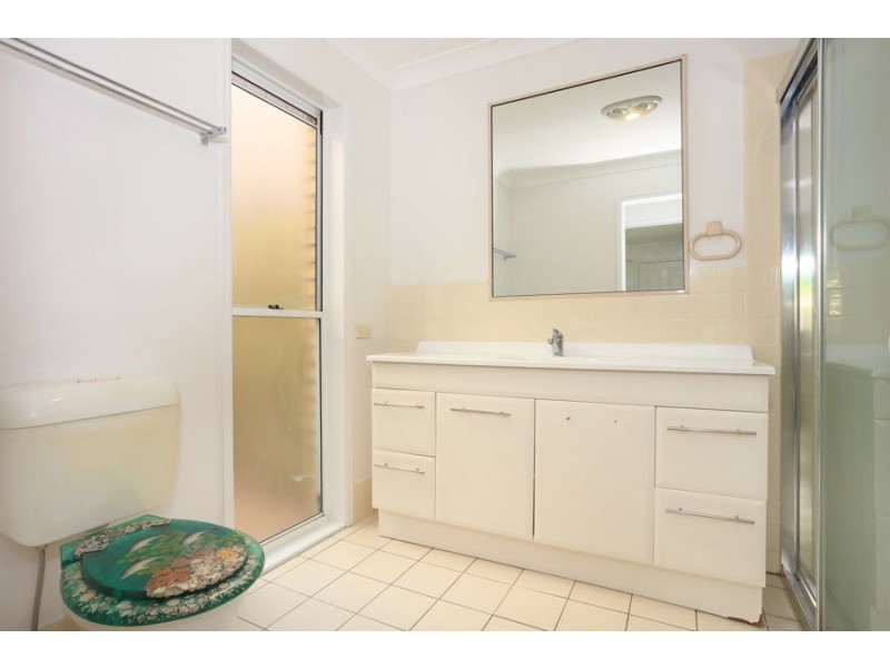 2/19 Tallebudgera Drive, Palm Beach QLD 4221