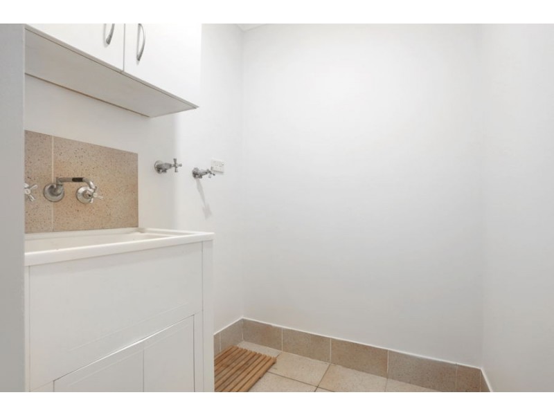 2/19 Tallebudgera Drive, Palm Beach QLD 4221