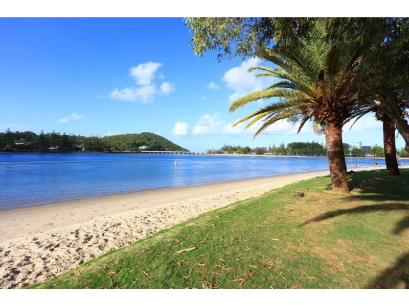 2/19 Tallebudgera Drive, Palm Beach QLD 4221