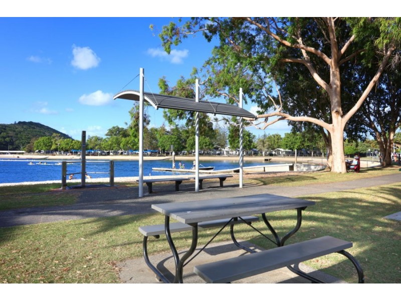 2/19 Tallebudgera Drive, Palm Beach QLD 4221