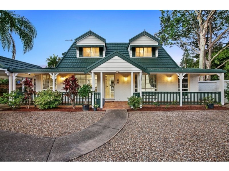 3 Darnay Road, Broadbeach Waters QLD 4218