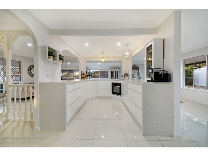 3 Darnay Road, Broadbeach Waters QLD 4218