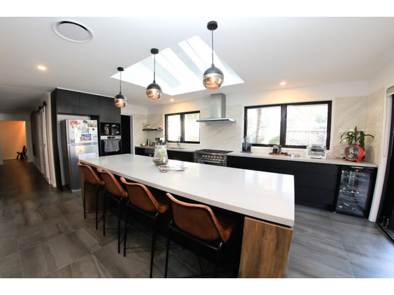 15 Savoy Drive, Broadbeach Waters QLD 4218
