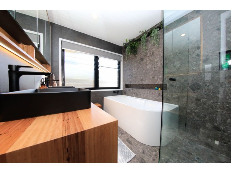 15 Savoy Drive, Broadbeach Waters QLD 4218