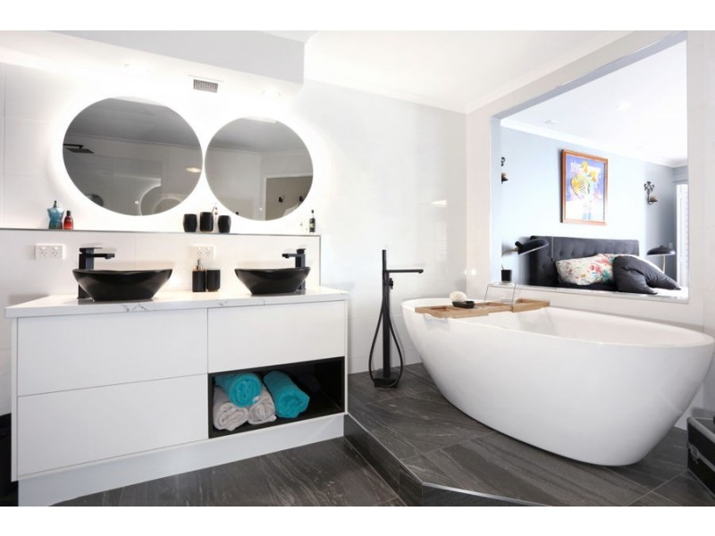 40/3 Marina Crescent, Hollywell QLD 4216