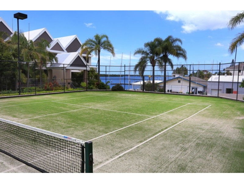 40/3 Marina Crescent, Hollywell QLD 4216