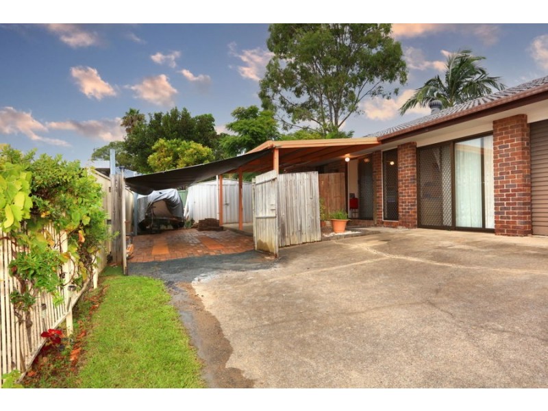 2/191 Olsen Ave, Labrador QLD 4215