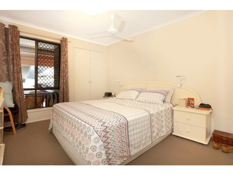 2/191 Olsen Ave, Labrador QLD 4215