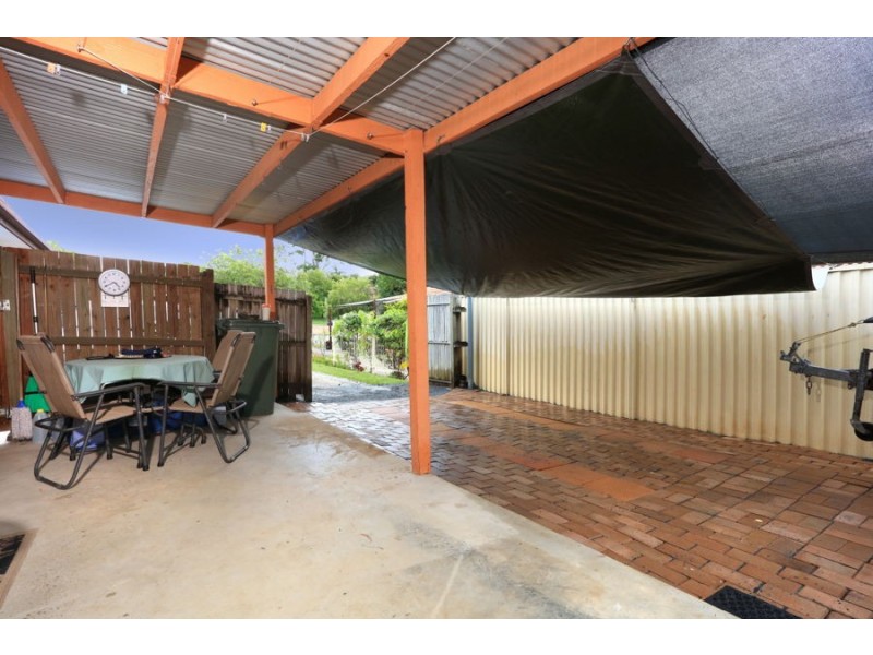 2/191 Olsen Ave, Labrador QLD 4215