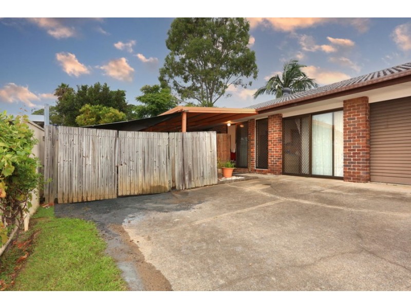 2/191 Olsen Ave, Labrador QLD 4215