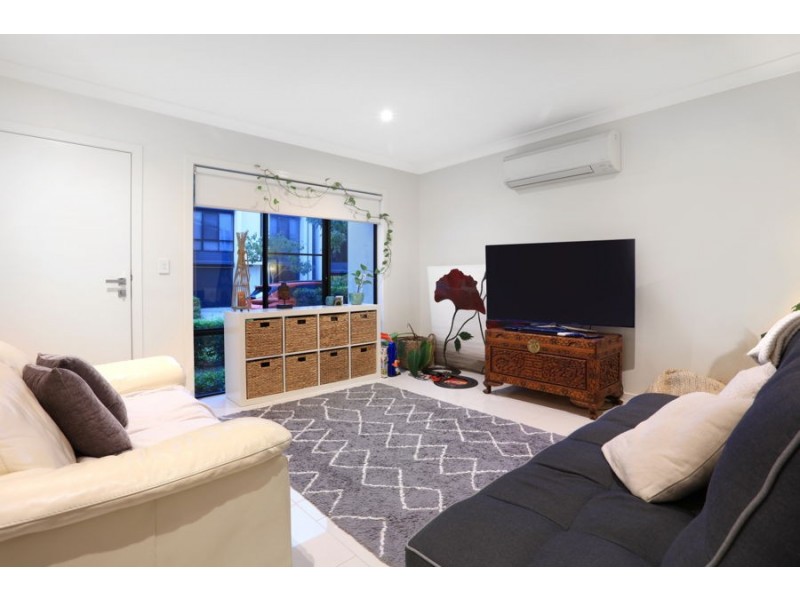 14/1 Residences Circuit, Pimpama QLD 4209