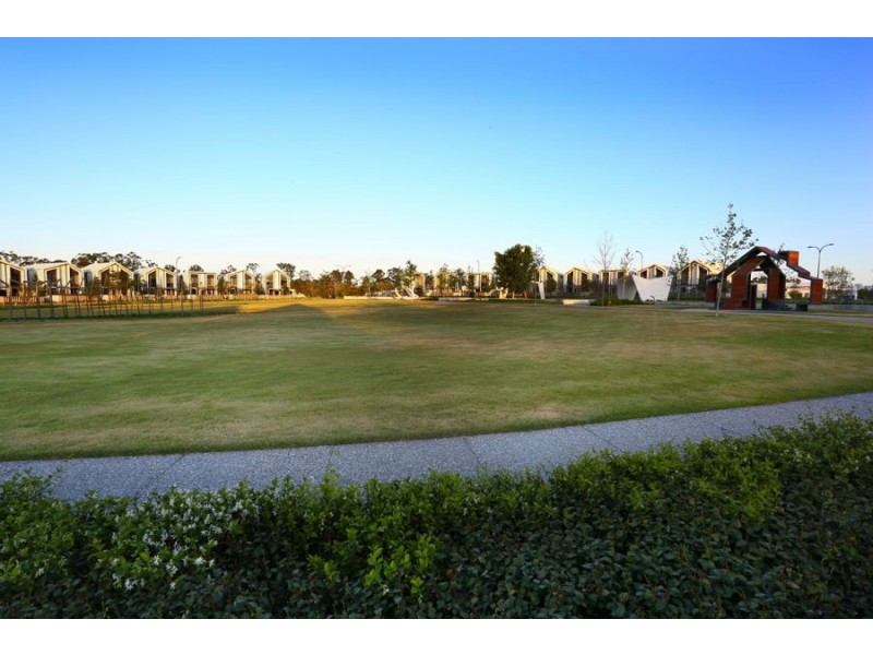 14/1 Residences Circuit, Pimpama QLD 4209