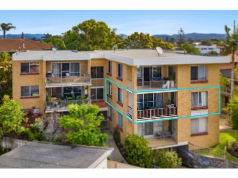 5/8 Nyrang Ave, Palm Beach QLD 4221