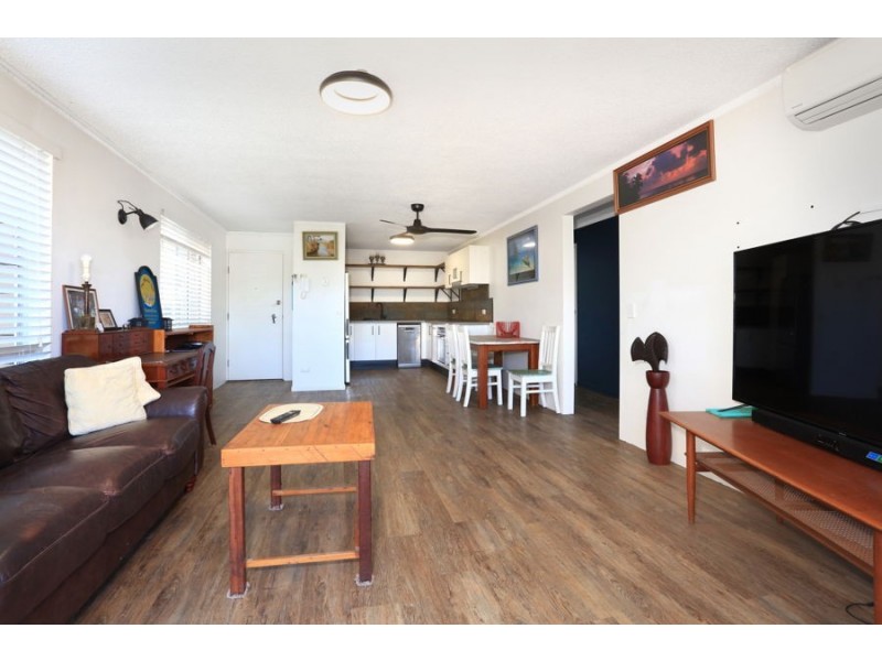 5/8 Nyrang Ave, Palm Beach QLD 4221