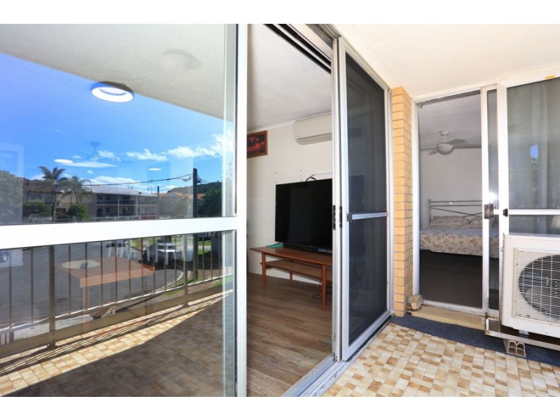 5/8 Nyrang Ave, Palm Beach QLD 4221