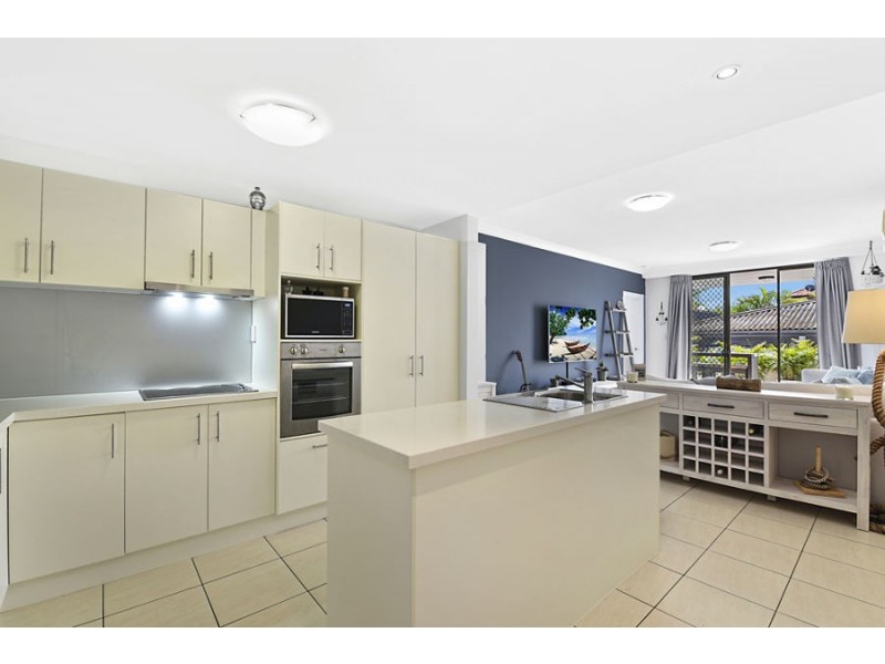 2/2254 Gold Coast Highway, Mermaid Beach QLD 4218