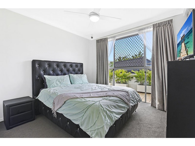 2/2254 Gold Coast Highway, Mermaid Beach QLD 4218