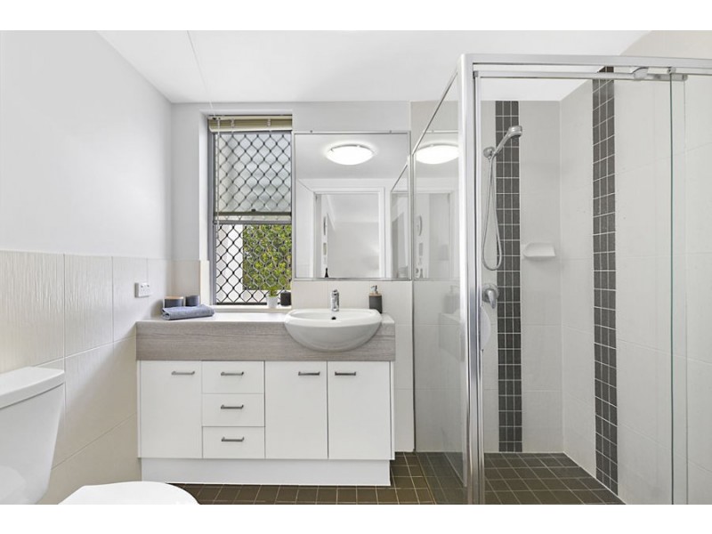 2/2254 Gold Coast Highway, Mermaid Beach QLD 4218