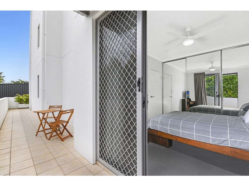 2/2254 Gold Coast Highway, Mermaid Beach QLD 4218