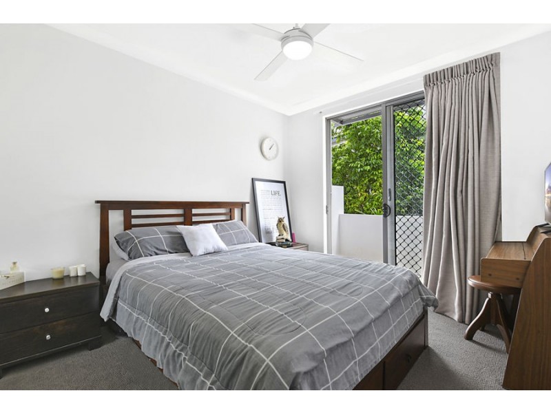 2/2254 Gold Coast Highway, Mermaid Beach QLD 4218
