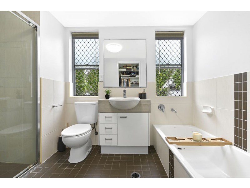 2/2254 Gold Coast Highway, Mermaid Beach QLD 4218