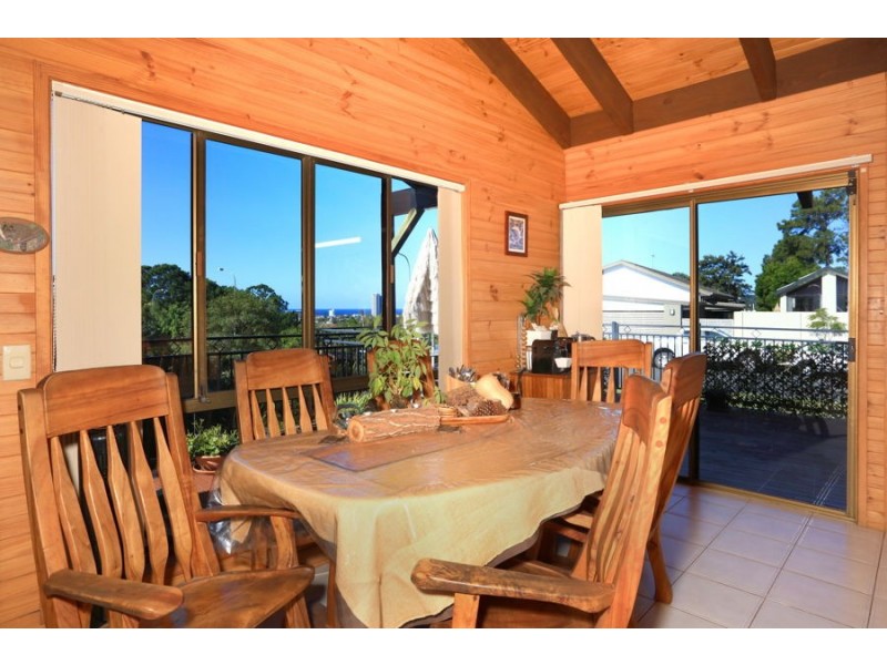 5 Bindoon Close, Elanora QLD 4221