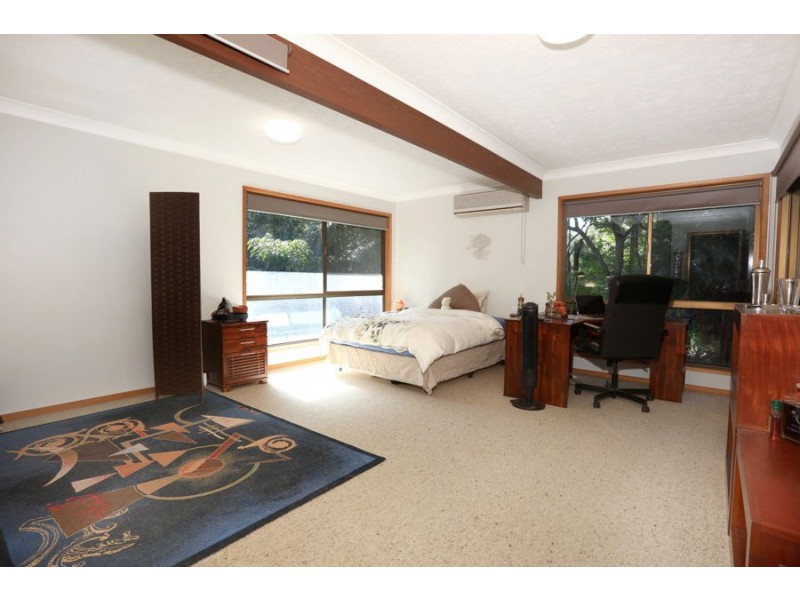 5 Bindoon Close, Elanora QLD 4221