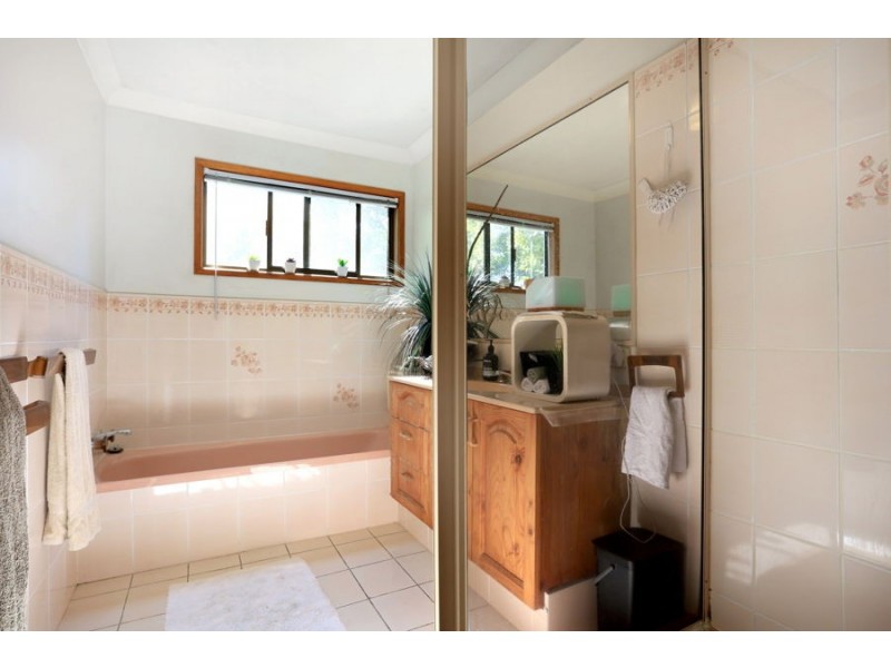 5 Bindoon Close, Elanora QLD 4221