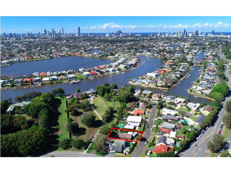 4 Sacha Place, Carrara QLD 4211