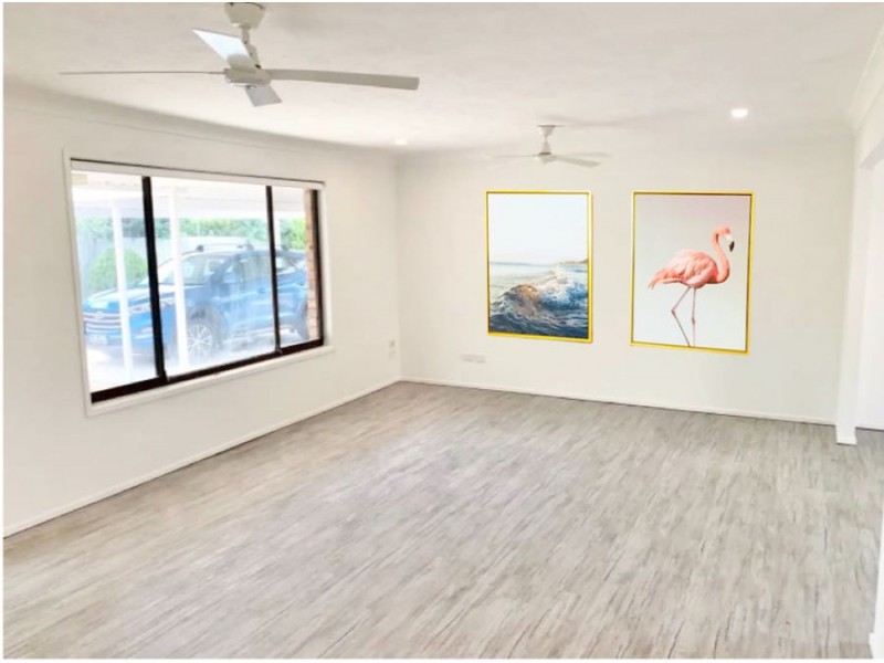 4 Sacha Place, Carrara QLD 4211