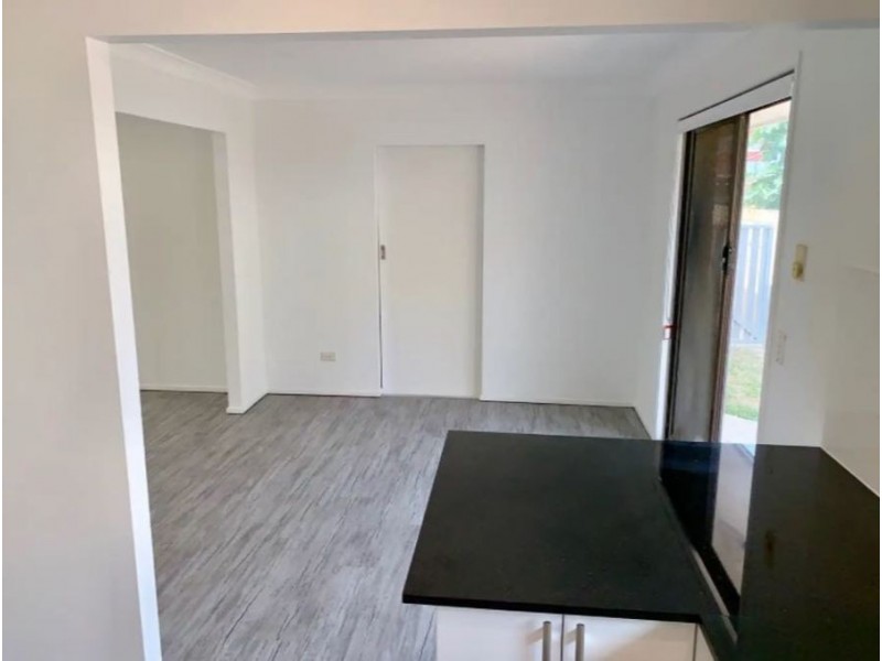 4 Sacha Place, Carrara QLD 4211