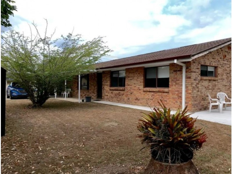 4 Sacha Place, Carrara QLD 4211