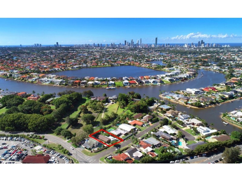 4 Sacha Place, Carrara QLD 4211