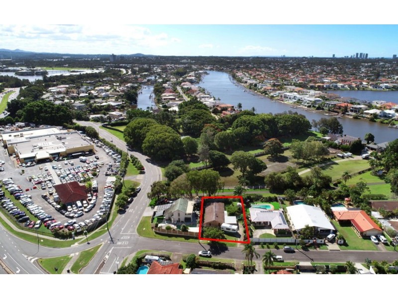 4 Sacha Place, Carrara QLD 4211