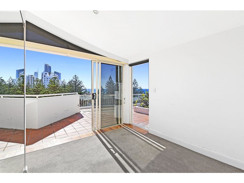 8/106 Old Burleigh Road, Broadbeach QLD 4218