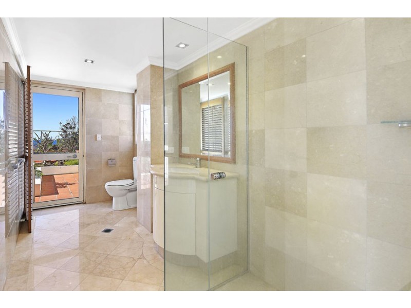 8/106 Old Burleigh Road, Broadbeach QLD 4218