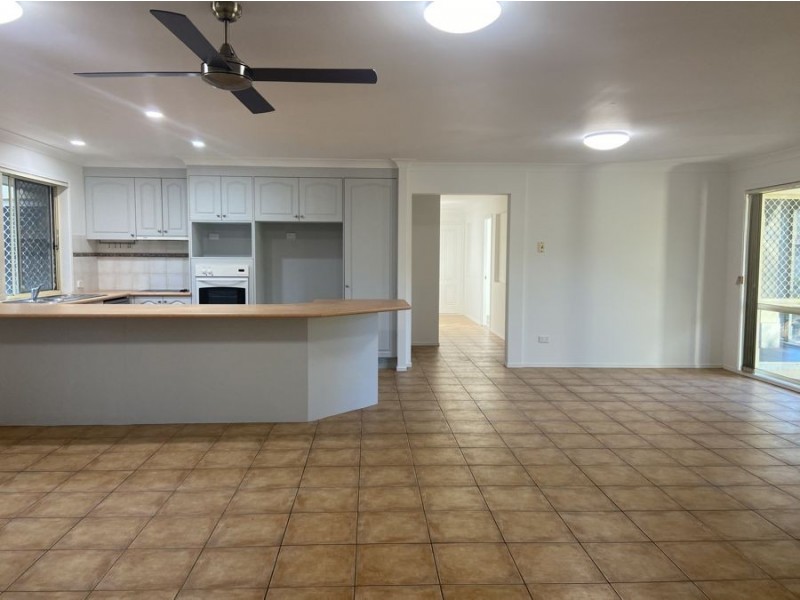 4 Gumview Place, Molendinar QLD 4214