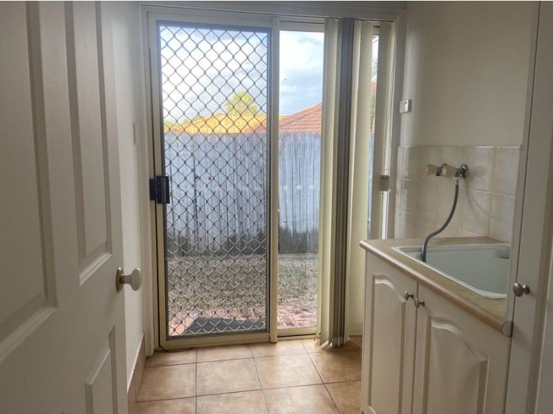4 Gumview Place, Molendinar QLD 4214