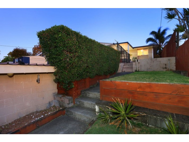 104 Kindra Ave, Southport QLD 4215