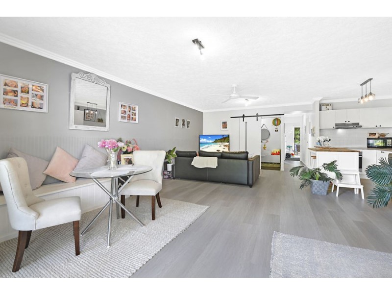 8/142 Stanhill Drive, Chevron Island QLD 4217