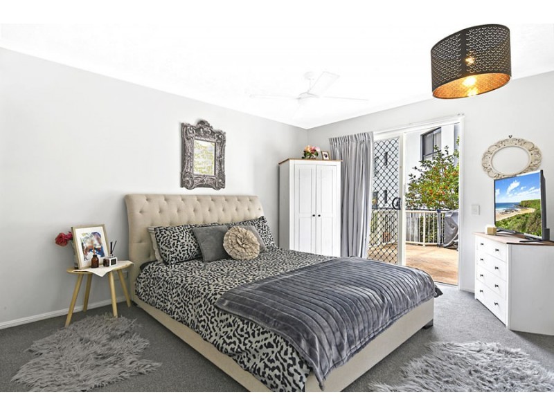 8/142 Stanhill Drive, Chevron Island QLD 4217